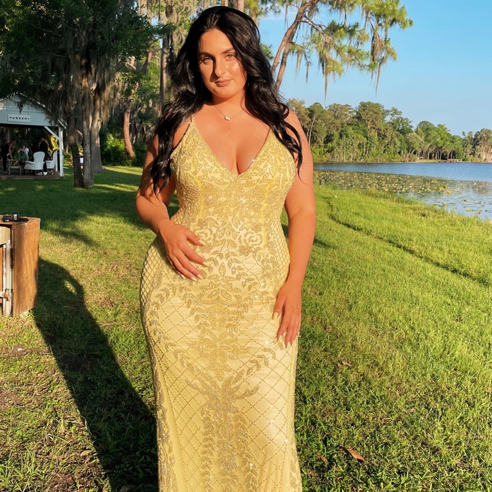2021 Yellow Primavera couture prom dress